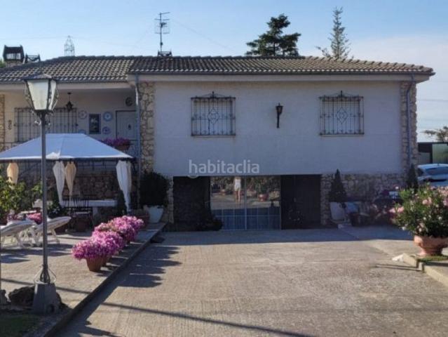 Casa en venta en Husillos. MONCASA VENDE FINCA URBANA EN HUSILLOS. Casas.