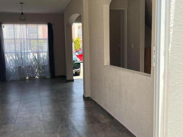 Casa en Venta en Hacienda del Valle II, cerca del Aeropuerto Internacional de Toluca