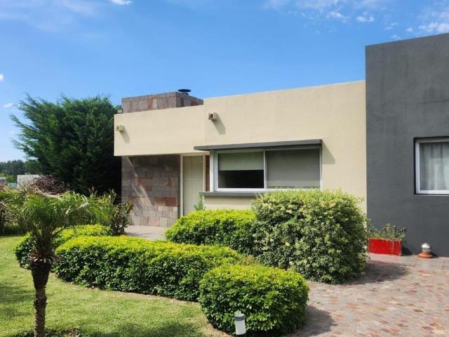 Casa en venta en Haras del Sur II, 3 dormitorios. APTO CREDITO