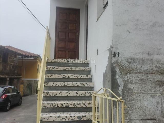 Casa en venta en Nogueira de Ramuín. Casa de pueblo en la Ribeira Sacra. Casas Nogueira de.