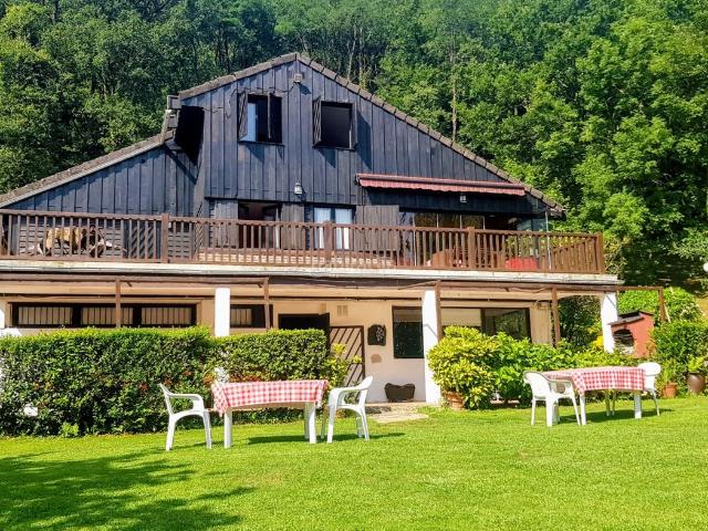 Casa en venta en Hernani. Espectacular complejo rural, con casa, cabaña, piscina y terreno, a la venta en Hernani. Casas.