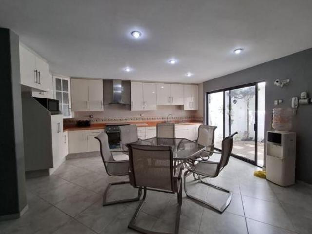 CASA EN VENTA EN HEROES DE CHURUBUSCO IZTAPALAPA