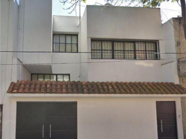 Casa en venta en Heroes de Churubusco, Iztapalapa, Ciudad de México