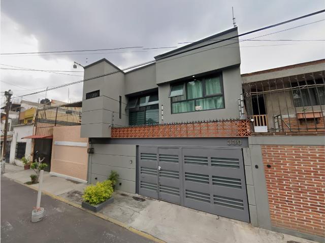 Casa en venta en Heroes de Churubusco, Iztapalapa, Ciudad de México