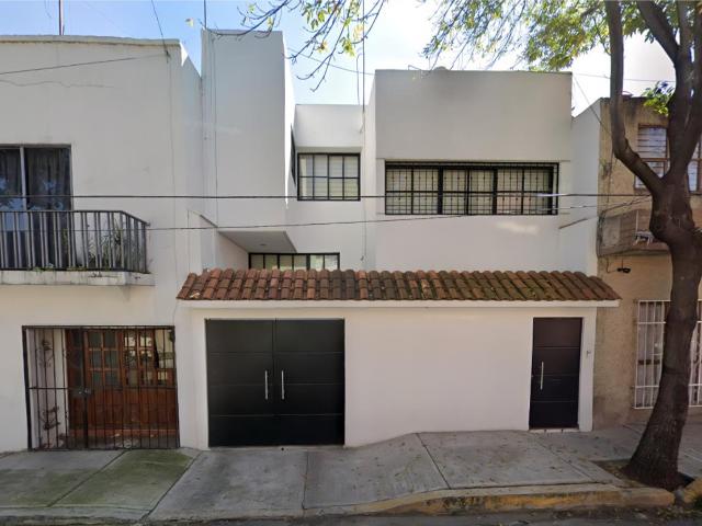 Casa en venta en Heroes de Churubusco, Iztapalapa, Ciudad de México