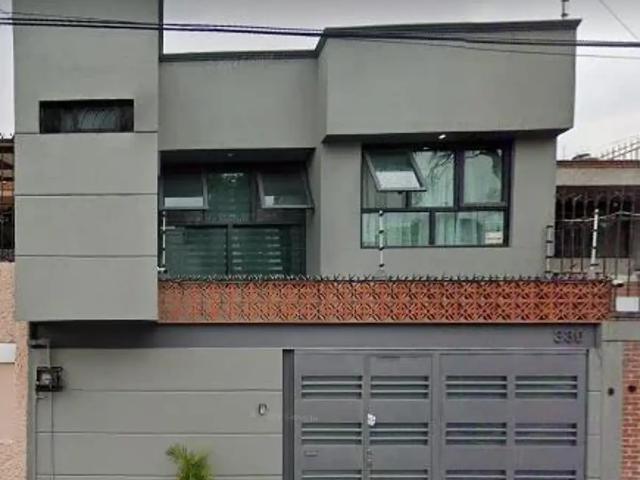 Casa en venta en Heroes de Churubusco, Iztapalapa, Ciudad de México