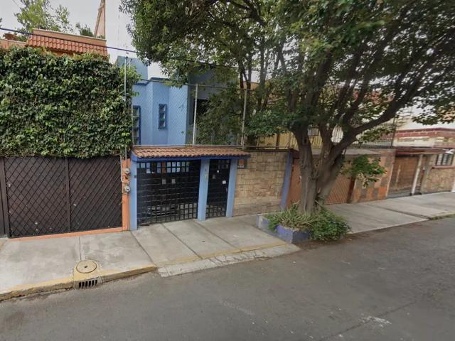 Casa en venta en Heroes de Churubusco, Iztapalapa, Ciudad de México
