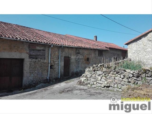 Casa en venta en Herrerías. Se vende gran casa de piedra con cuadra anexa en Herrerías. Casas.