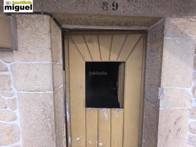 Casa en venta en Herrerías. Se vende gran casa de piedra con cuadra anexa en Herrerías. Casas.