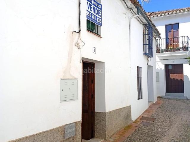 Casa en venta en Higuera de la Sierra. Gran casa de pueblo con patio y encanto en el centro de Higuera de la Sierra. Casas Higuera de la.