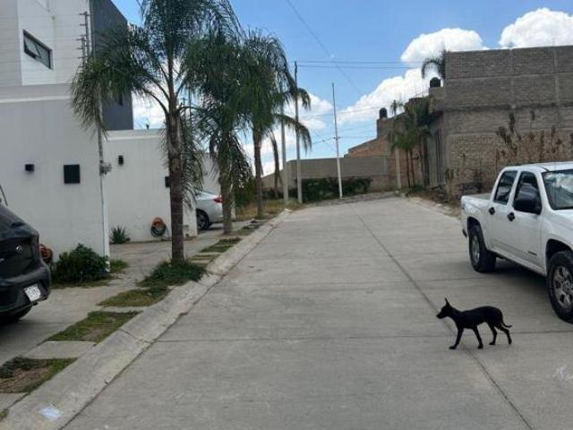 CASA EN VENTA EN HOGARES DE NUEVO MEXICO