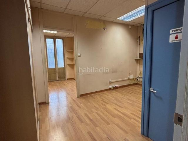 Casa en venta en Hospitalet de Llobregat L´, Centre. LA PROPIEDAD DEFINITIVA Casa Independiente de 200m2 con 3 Terrazas en LHospitalet Centro. Casas Hospitalet de Llobregat.