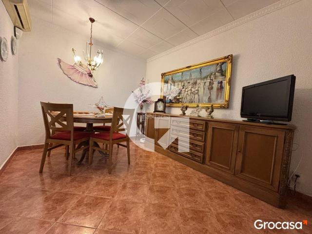 Casa en venta en Hospitalet de Llobregat L´, La Torrassa. CASA EN VENTA EN HOSPITALET. Casas Hospitalet de Llobregat.