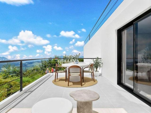 Casa en venta en Hostalric. Hostalric Amplia vivienda unifamiliar de obra nueva en un entorno natural privilegiado. Casas.