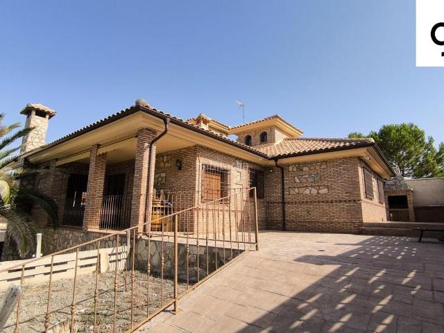 Casa en venta en Horcajo de Santiago. CHALET INDEPENDIENTE A LA VENTA EN HORCAJO DE SANTIAGO. Casas Horcajo de.