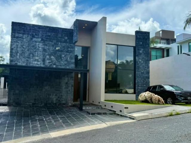 Casa en Venta en Ixtapan de la Sal: Oportunidad Residencial en Comunidad Cerrada