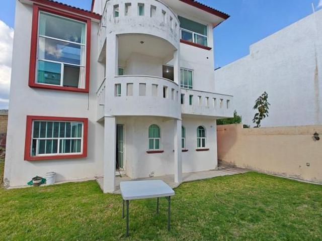 Casa en Venta en Ixtapan de la Sal con 3 recámaras