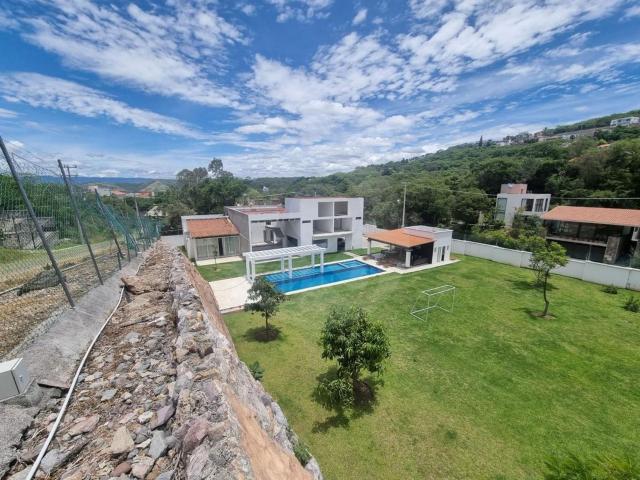 CASA EN VENTA EN IXTAPAN DE LA SAL