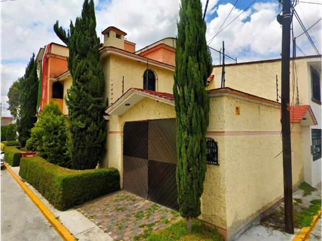 Casa en venta en Izcalli Cuauhtémoc I, Metepec, México