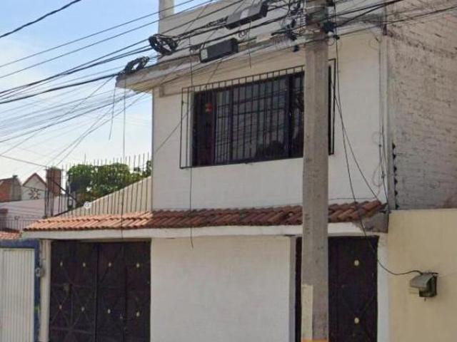 ¡CASA EN VENTA EN IZCALLI JARDINES, ECATEPEC DE MORELOS!