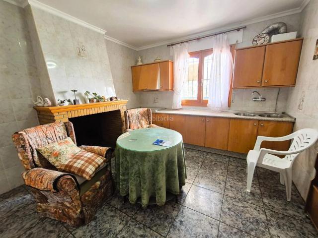 Casa en venta en Iznájar. Casa de una sola planta en entorno natural con excelente conexión. Casas.