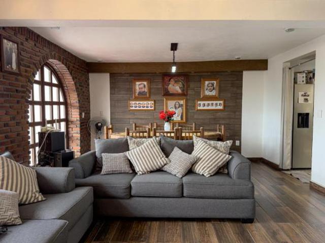 Casa en venta en Iztapalapa con roof garden, 330 m² de construcción en 3 niveles