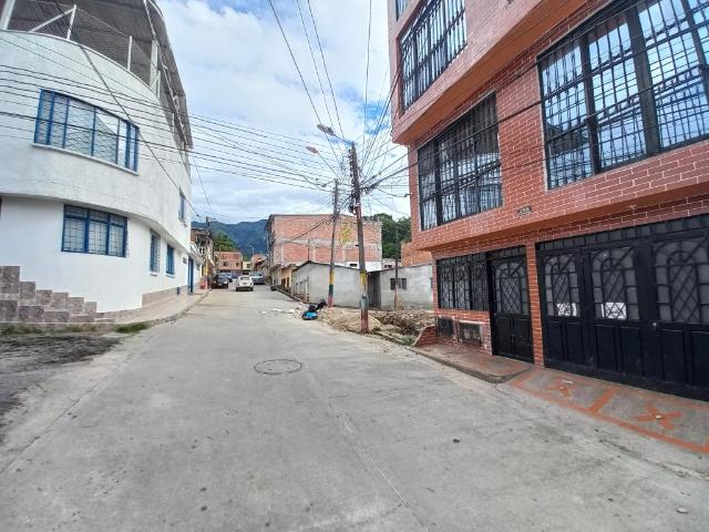 Casa En Venta En Ibague V180545