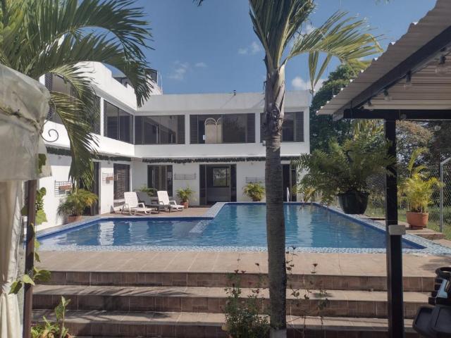 Casa En Venta En Ibague V32409