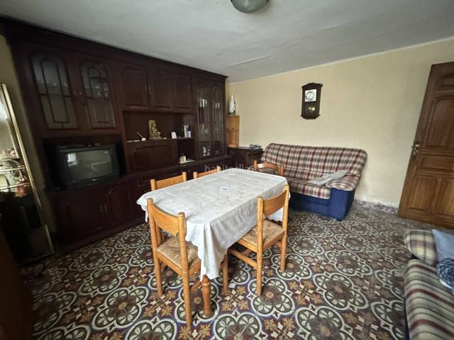 Casa en venta en Ibeas de Juarros. Casa en venta en Ibeas de Juarros con amplio espacio y gran potencial. Casas Ibeas de.