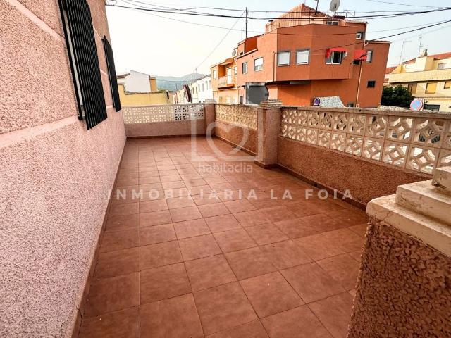 Casa en venta en Ibi. Casa con local en venta en Ibi Barrio de la Dulzura. Casas.