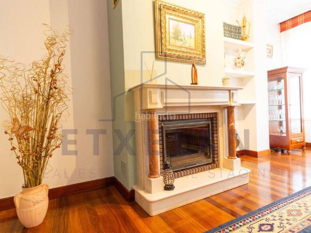 Casa en venta en Igorre. Casa adosada luminosa con jardín, ático y garaje amplio el hogar ideal para tu familia. Casas.