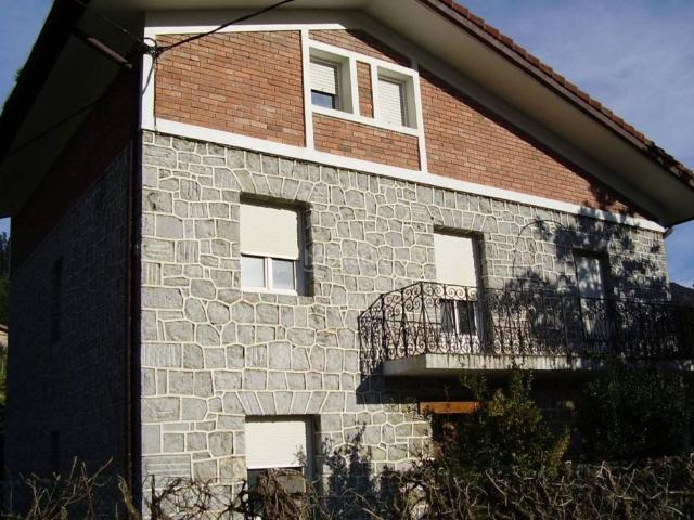 Casa en venta en Igorre. CASA DE PIEDRA INDEPENDIENTE CON TERRENO. Casas.