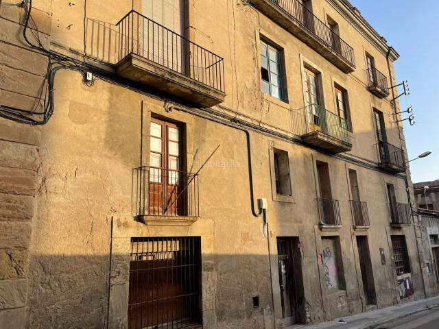 Casa en venta en Igualada, Centre. FINCA CENTRE IGUALADA AMB MOLTES POSSIBILITATS. Casas.