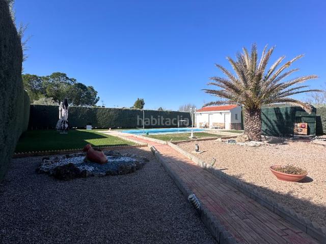 Casa en venta en Illana. Maravilloso chalet a la venta en Illana Guadalajara. Casas.