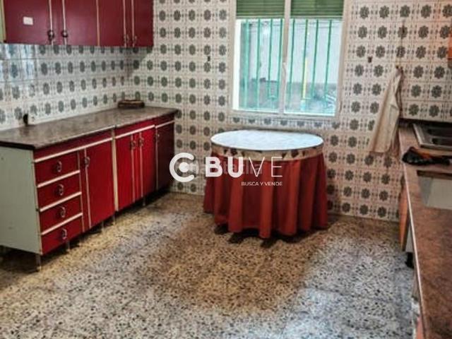 Casa en venta en Illescas, Centro. Se vende casa en el casco antiguo de Illescas Gran potencial de reforma o nueva construcción. Casas.