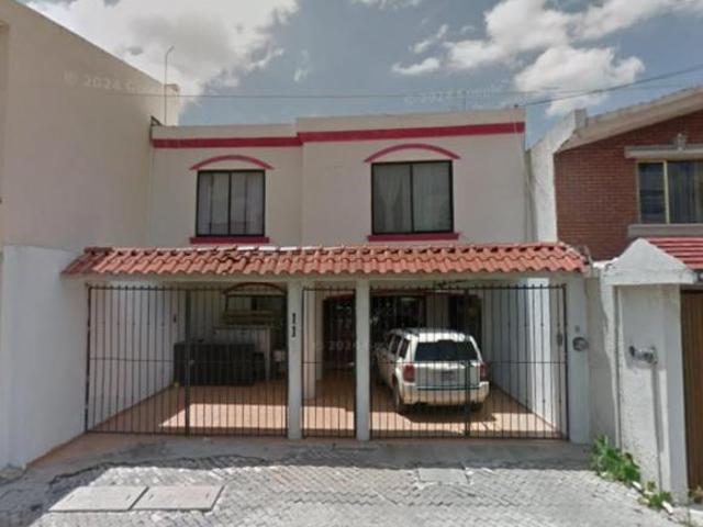 CASA EN VENTA EN IRAPUATO, COL. LAS PLAZAS, GUANAJUATO