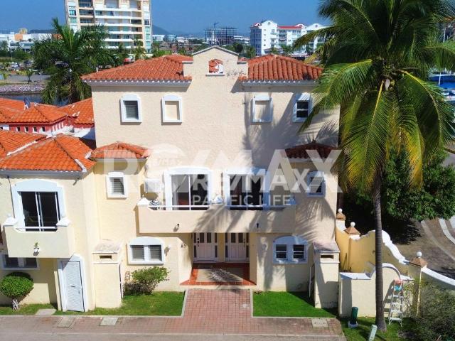 CASA EN VENTA EN ISLA MAZATLÁN RESIDENCE CLUB