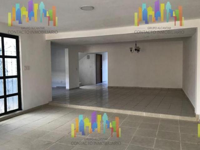 CASA EN VENTA EN JUANACATLAN, JALISCO/ 4 Recámaras