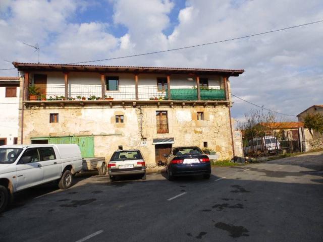 Casa en venta en Junta de Traslaloma. Casa con terrreno muy cerca de Medina. Casas Junta de.