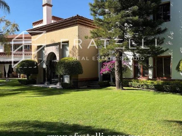 CASA EN VENTA EN JURICA