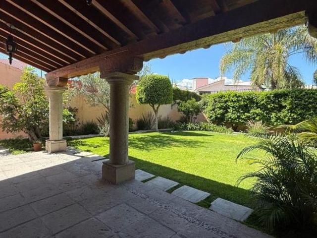 CASA EN VENTA EN JURICA DE UNA PLANTA