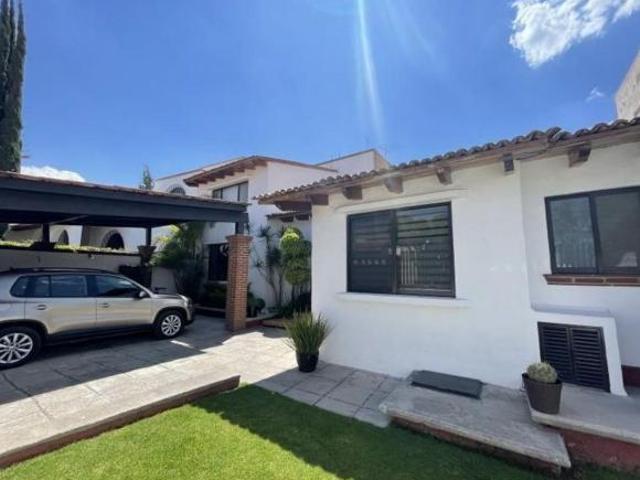 Casa en Venta en Jurica, Querétaro | 4 Recámaras | 2 en Planta Baja