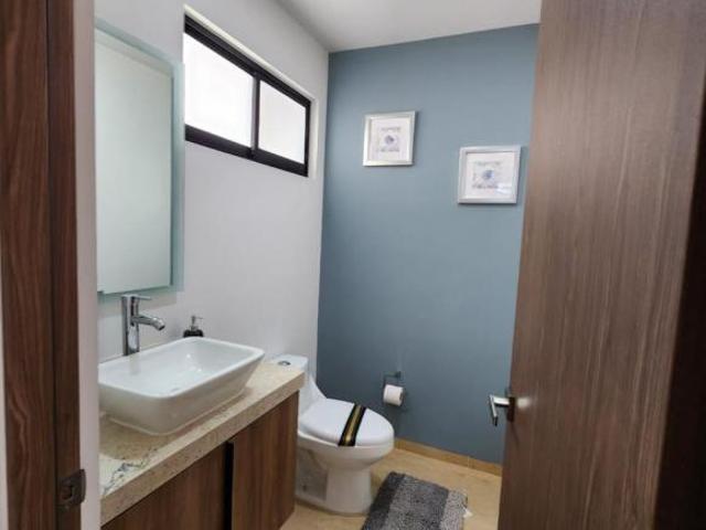CASA EN VENTA, EN JURIQUILLA, QUERETARO