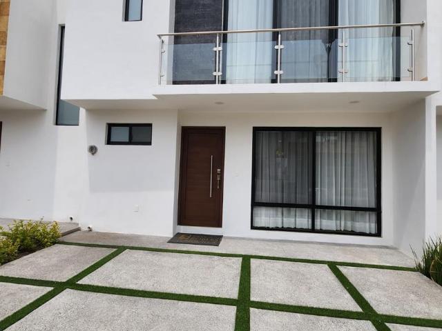 CASA EN VENTA, EN JURIQUILLA, QUERETARO