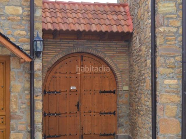 Casa en venta en Jaca. Casas.