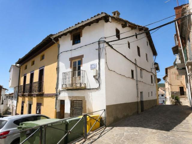 Casa en venta en Jarandilla de la Vera. Casa con gran potencial de reforma en el corazón de Jarandilla de la Vera. Casas Jarandilla de la.