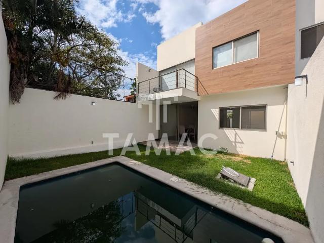 Casa en venta en Jardín Tetela, Cuernavaca, Morelos