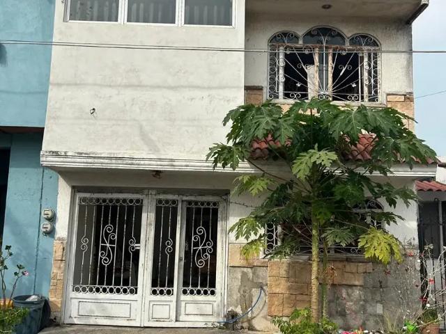 Casa en Venta en Jardin de San Esteban, Casimiro Castillo Brenda Anaya Tel. 3171070327