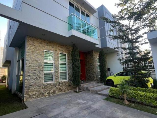Casa en Venta en Jardín Real Av. Valle Atemajac 3025