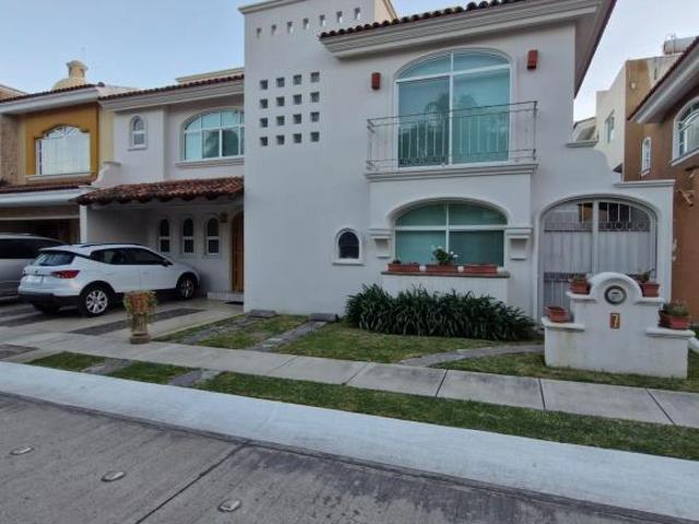 Casa en venta en Jardín Real, Zapopan Coto 7